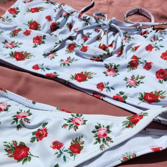 White Floral Bikini - Large - Picture 2 of 5